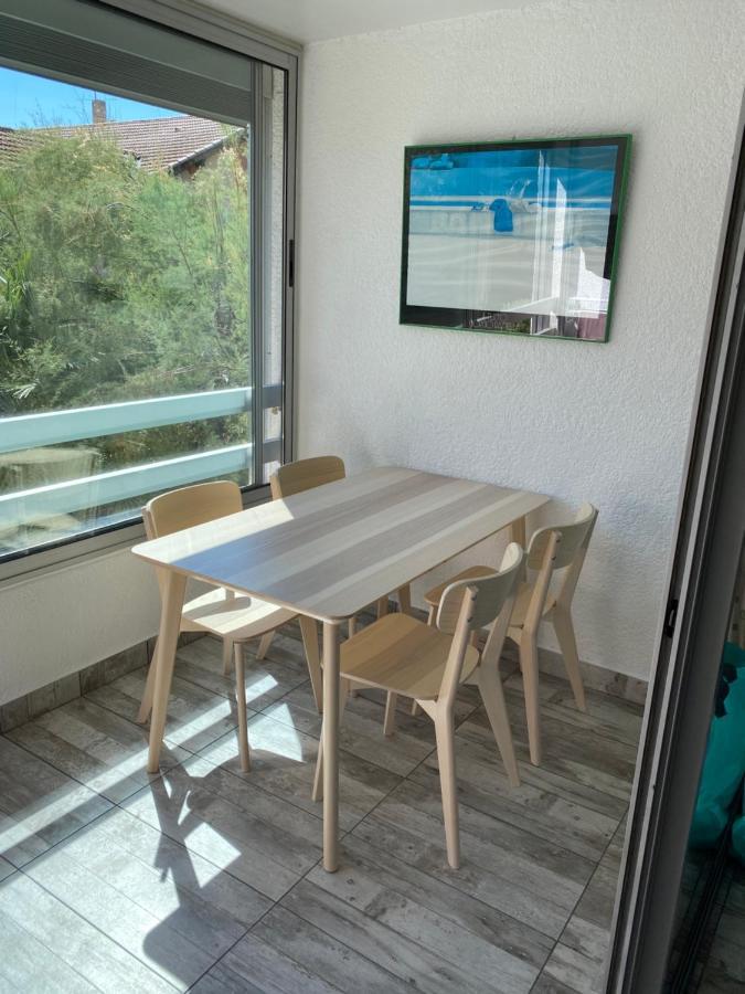 Spacieux Studio Sur Le Port De Hyères Exterior foto